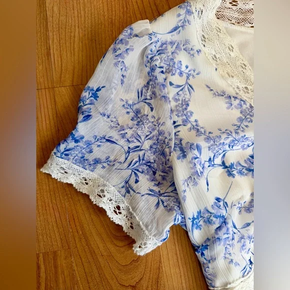 Taylor Women’s Blue & White Floral Tiered V‑Neck Fit & Flare Maxi Dress – Size 8 - Picture 9 of 14